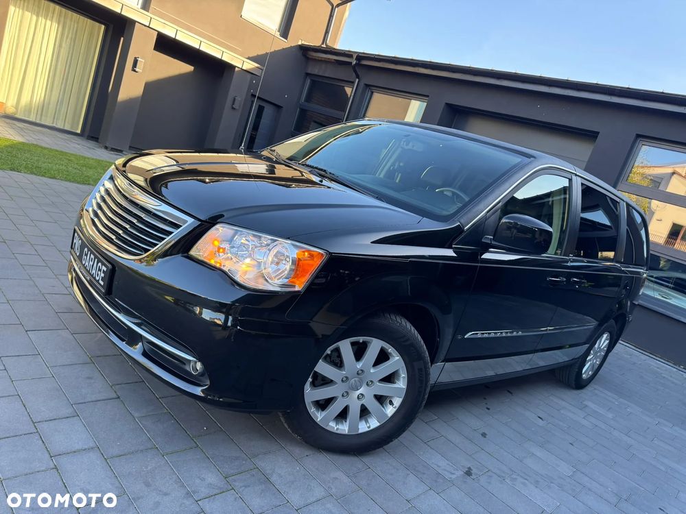 Chrysler Town & Country 3.6 Limited - 17