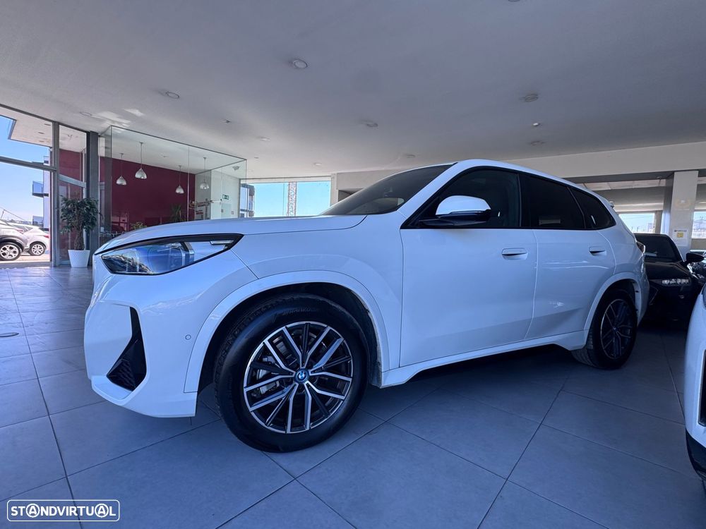 BMW iX1 xDrive30 M Sport Pack - 1