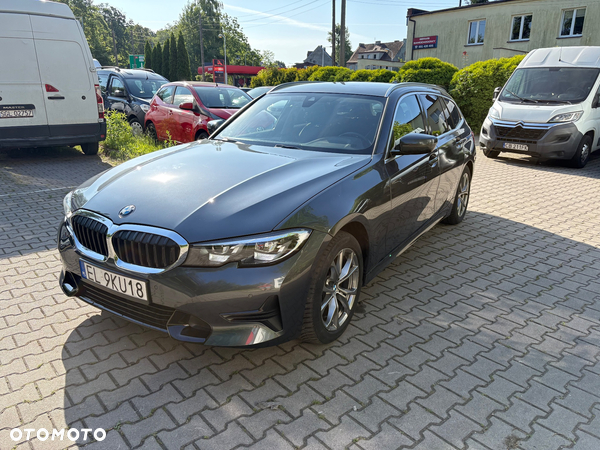 BMW Seria 3 318i Advantage