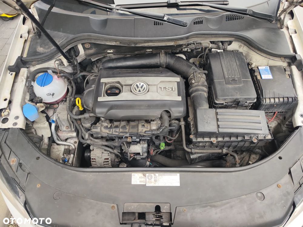 Volkswagen Passat - 16