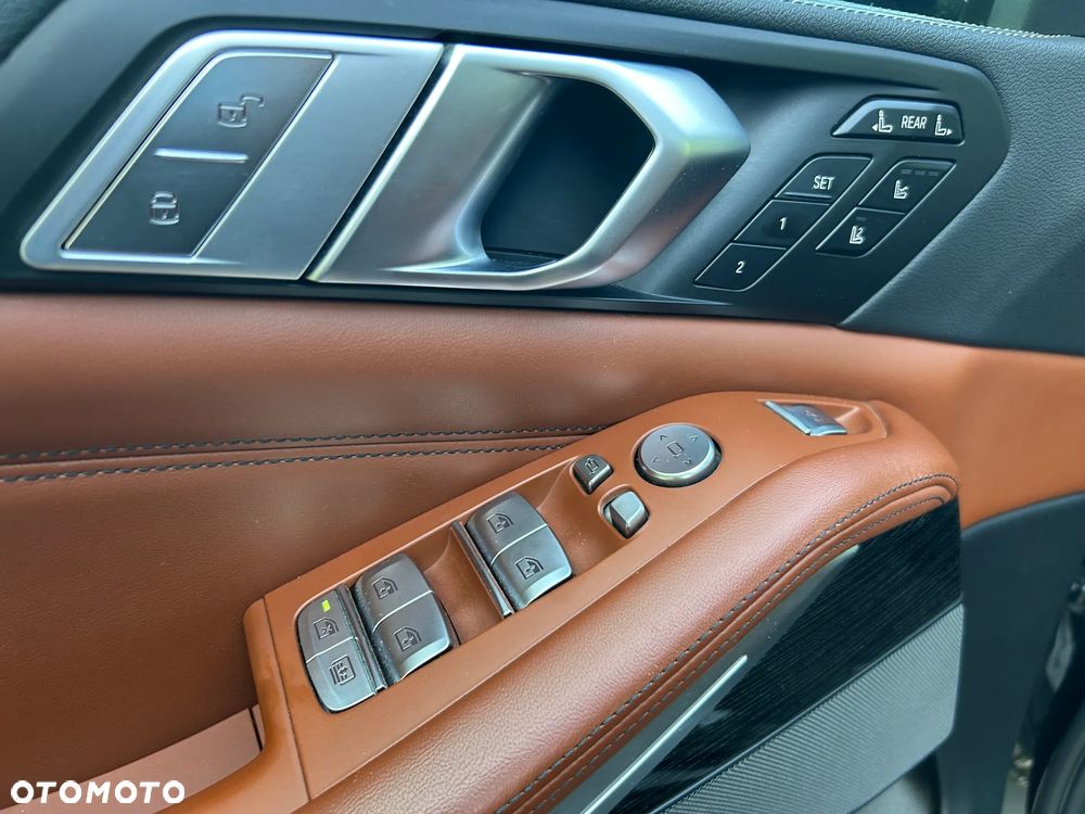 BMW X7 - 9