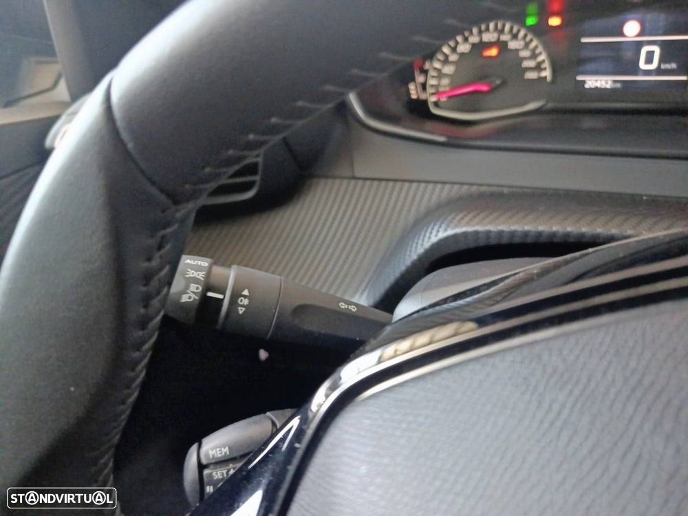 Peugeot 2008 1.2 Hybrid Allure e-DCS6 - 14