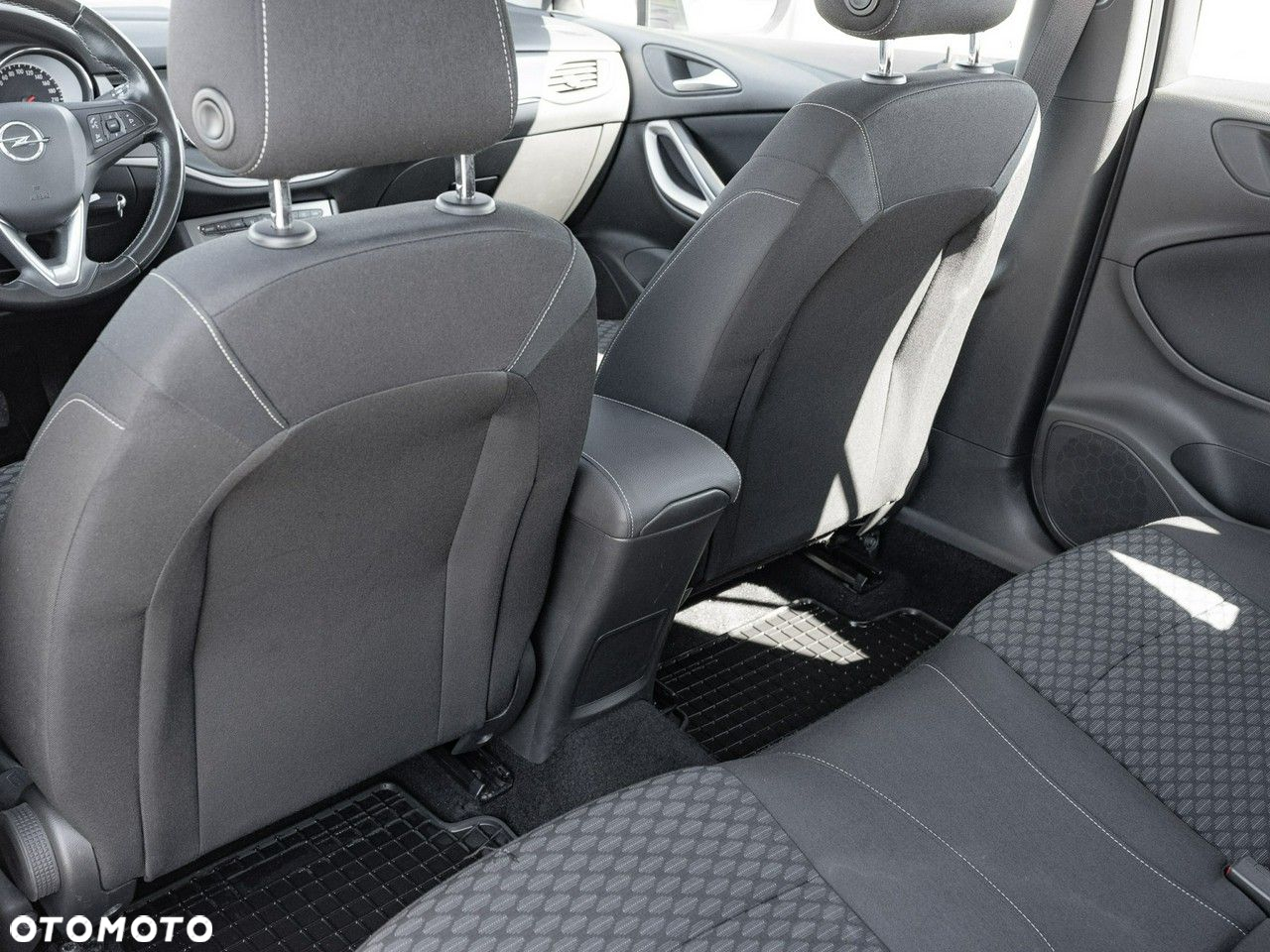 Opel Astra V 1.2 T Edition S&S - 26
