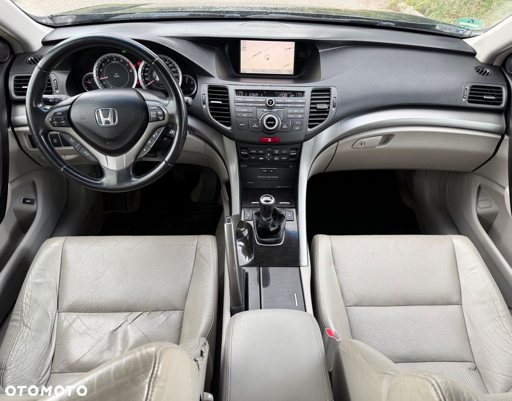 Honda Accord 2.0 Executive Nav - 11