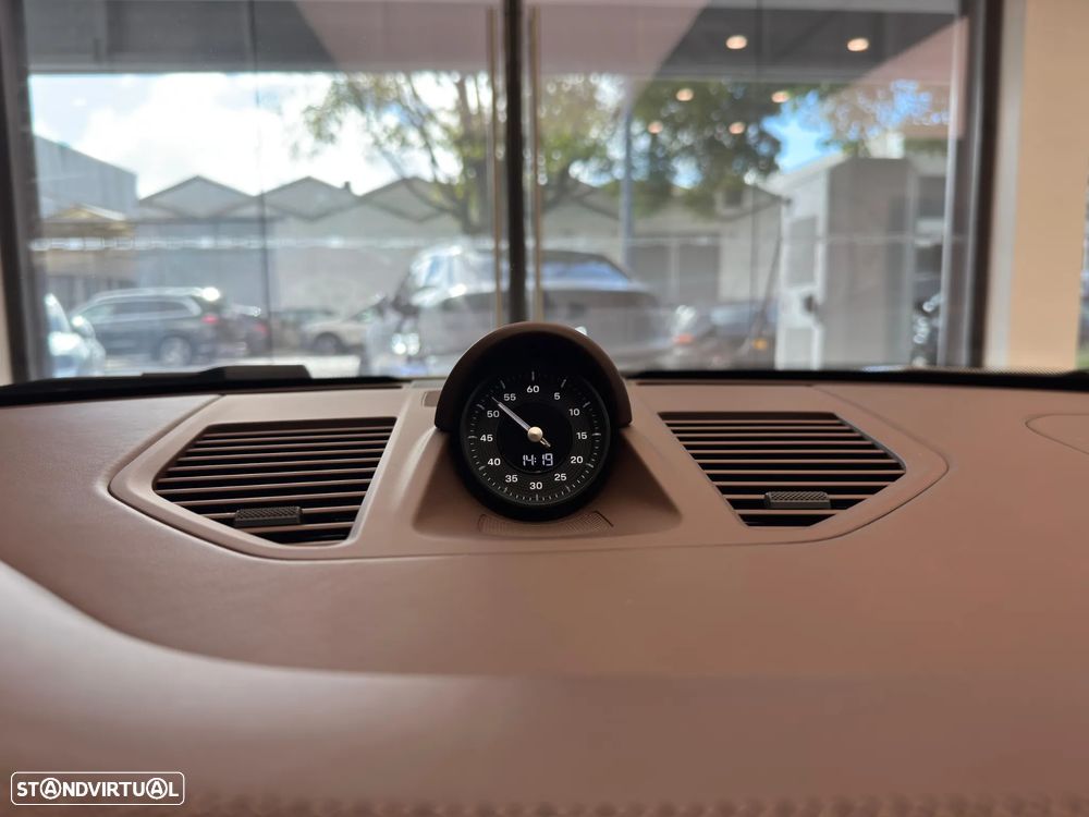 Porsche 911 (992) Carrera 4 GTS - 36