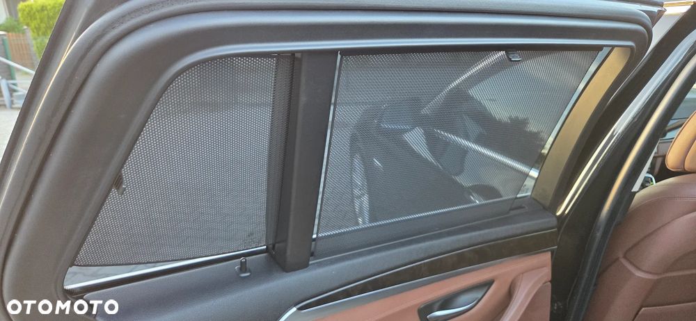 BMW Seria 5 525d Sport-Aut Luxury Line - 17