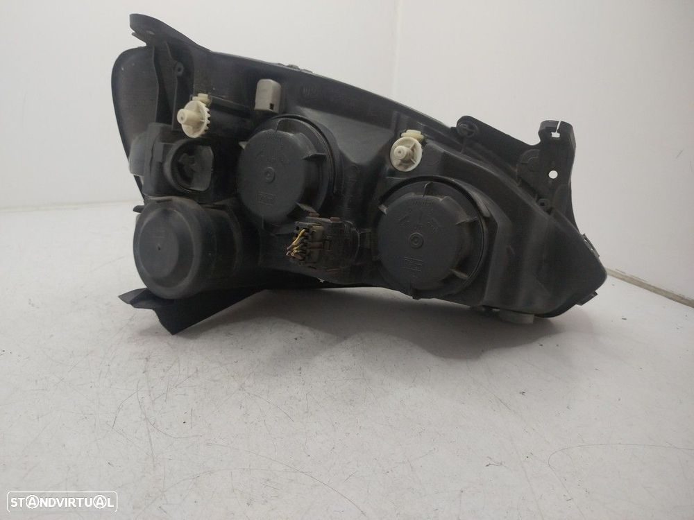 Farol/ Otica Dianteiro Esq Opel Corsa C - 4
