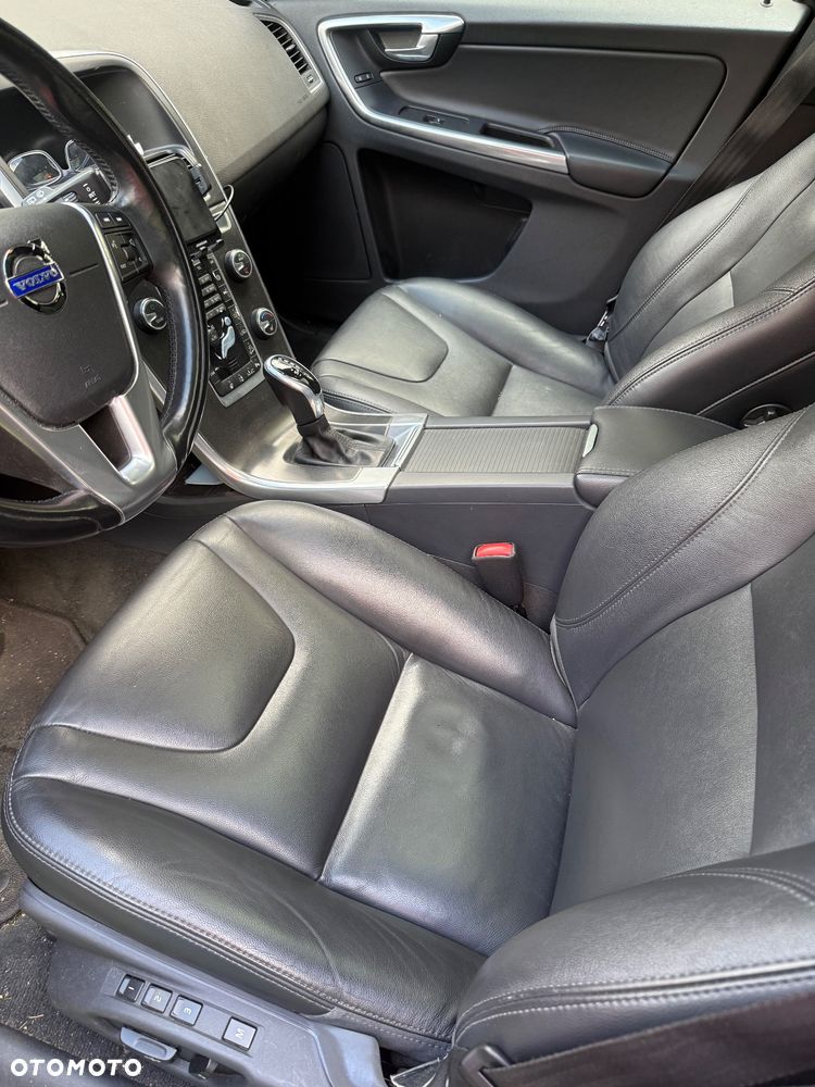 Volvo XC 60 D5 AWD Summum - 11