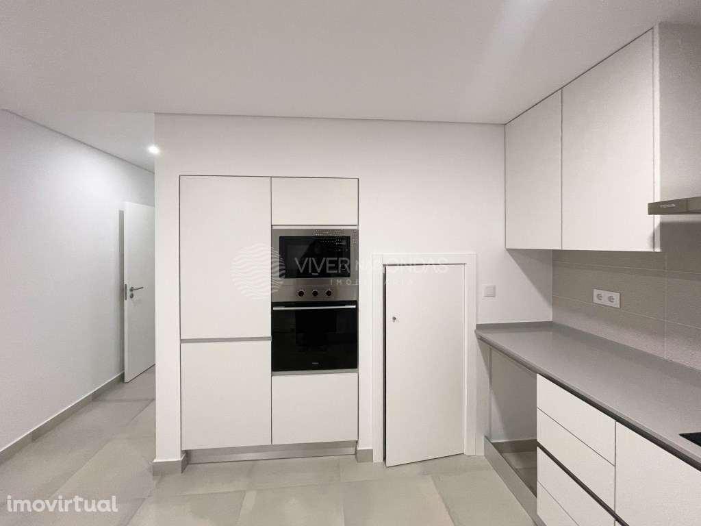 Moradia geminada duplex T3 | Fernão Ferro | Seixal - Grande imagem: 5/31