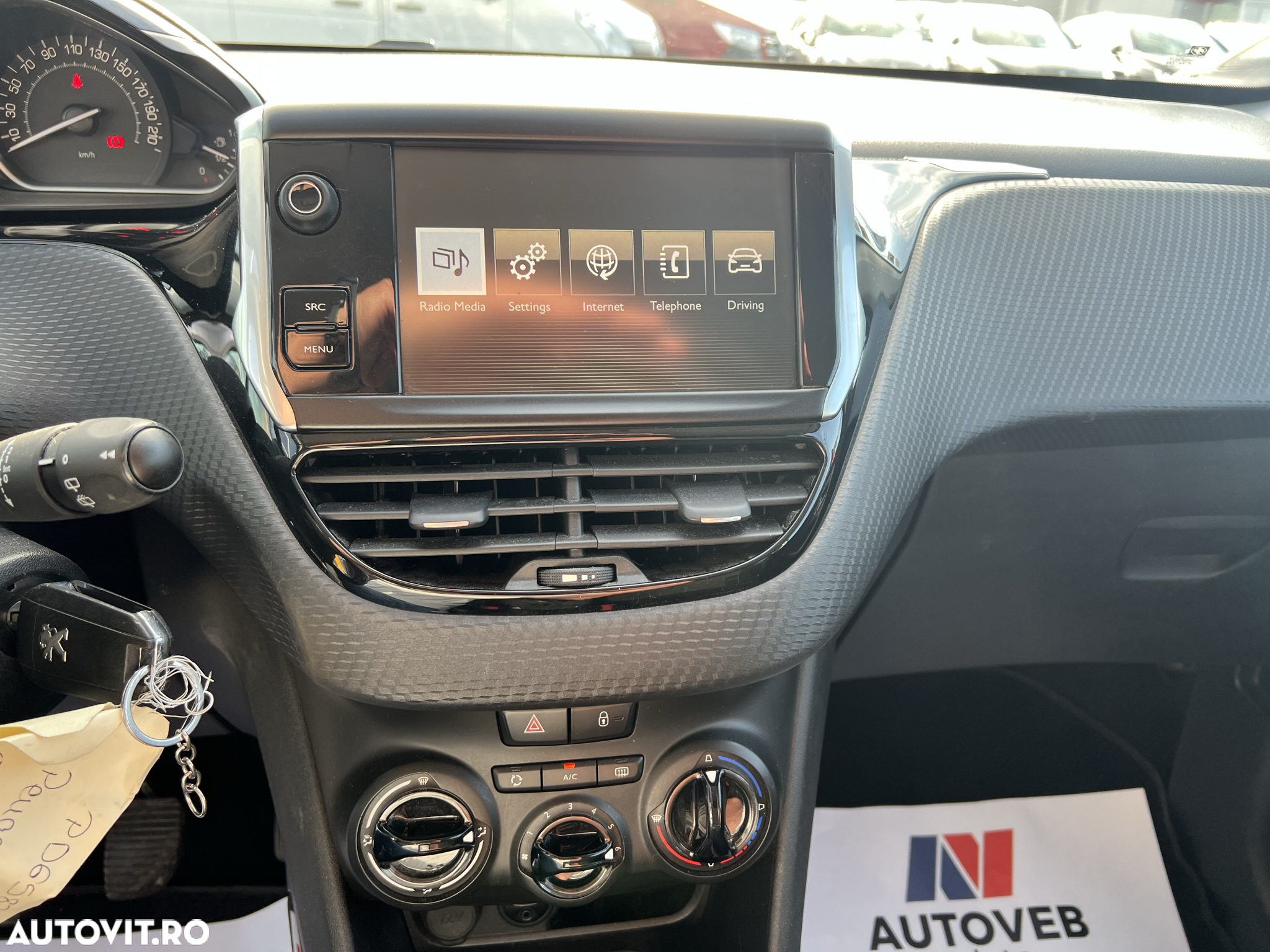 Peugeot 2008 - 13