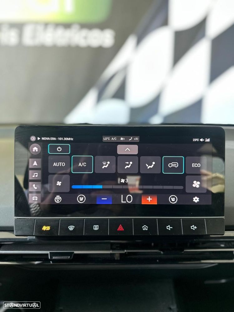 MG MG4 64 kWh Luxury - 16