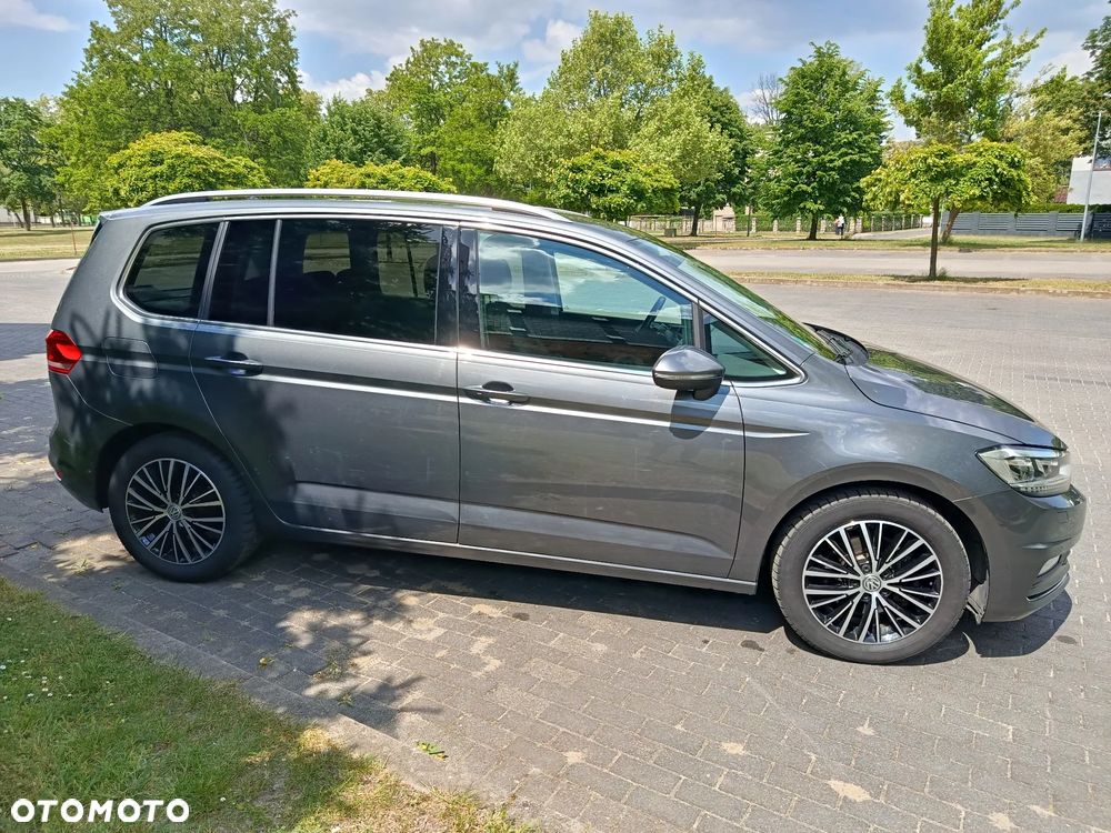 Volkswagen Touran 2.0 TDI SCR DSG Highline - 10