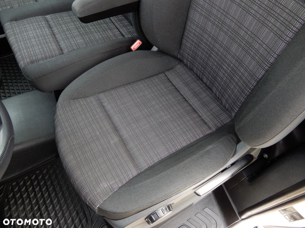 Mercedes-Benz VITO 114 CDI KERSTNER -20 st. C LONG Długi L2 Model W447 Silnik 2.2 CDI 136 KM Serwis ASO Do Ostatniego Kilometra Stan Jak Nowy UNIKAT - 31