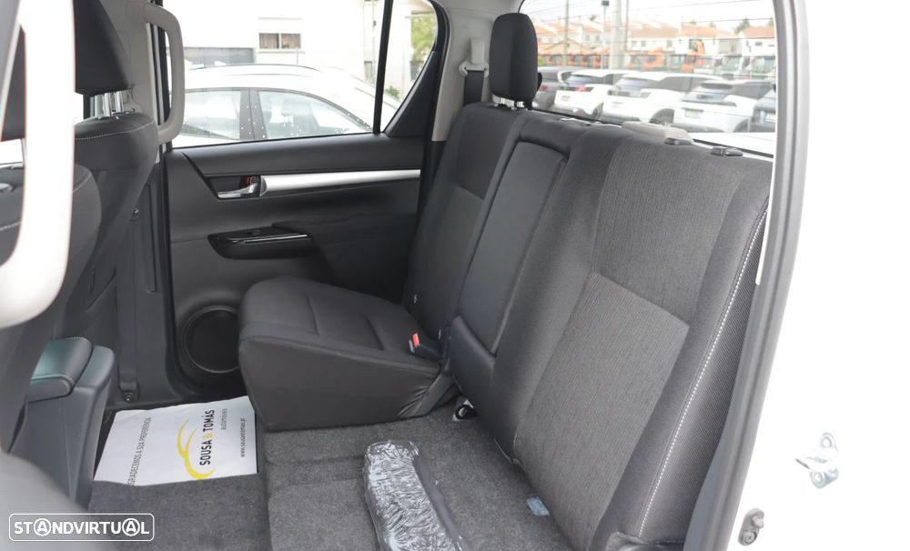 Toyota Hilux 2.4 D-4D 4WD CD CH Aut. - 16