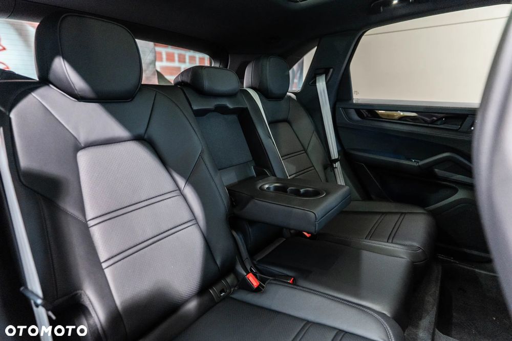 Porsche Cayenne E-Hybrid PHEV Black Edition - 14