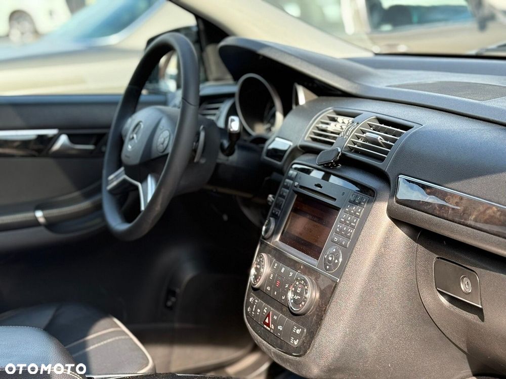 Mercedes-Benz Klasa R 500 L 4-Matic - 22