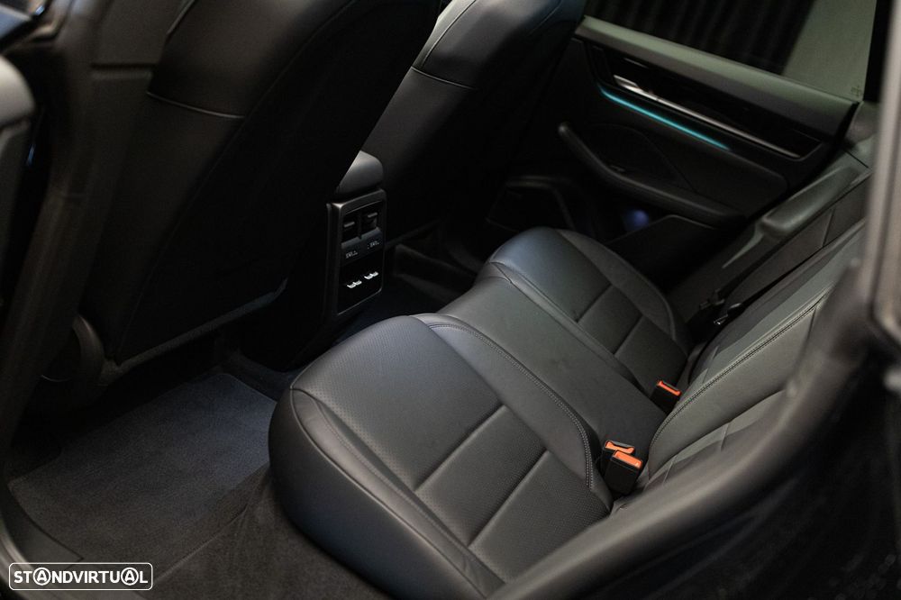 Porsche Macan Electric 4 - 24