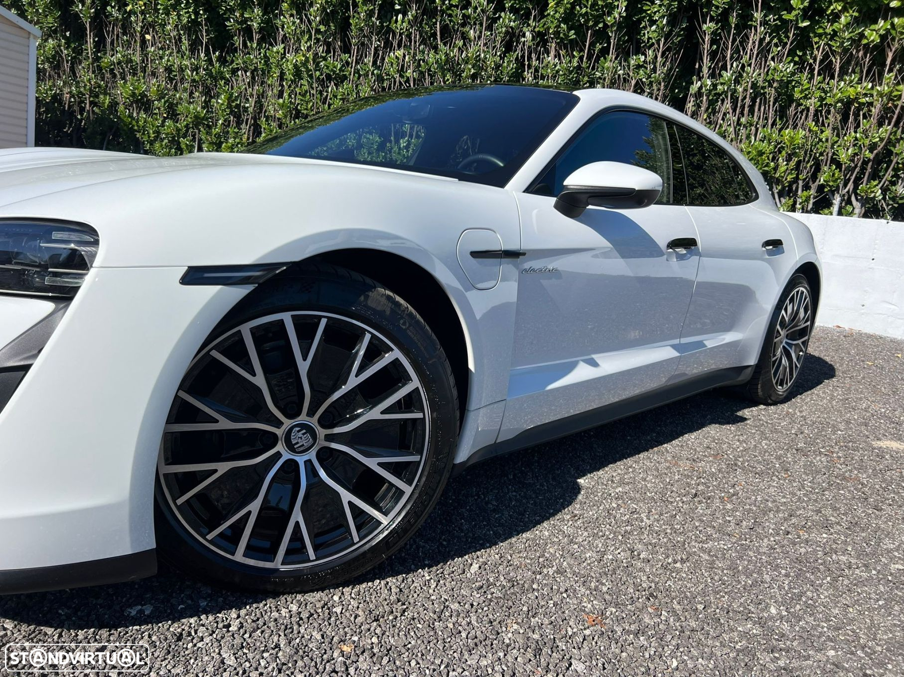 Porsche Taycan Sport Turismo - 15