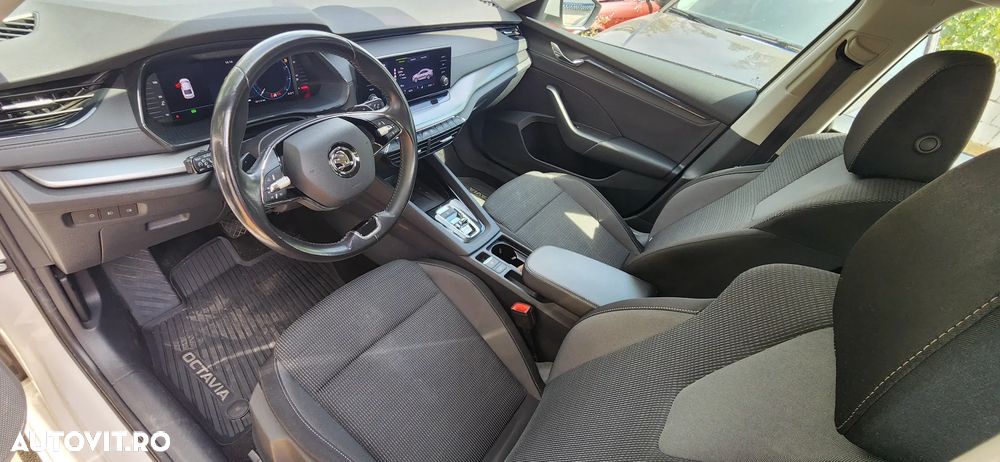 Skoda Octavia 2.0 TDI DSG Style - 12