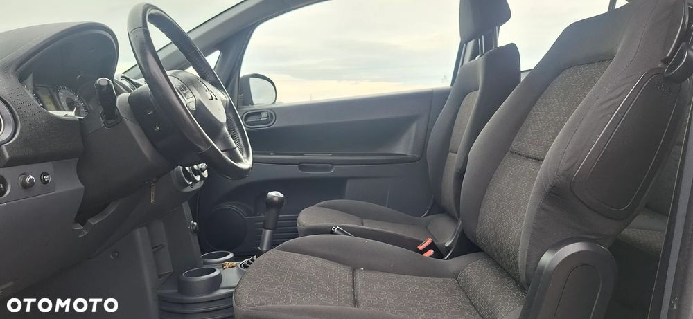 Mitsubishi Colt 1.1 Inform EU5 - 10