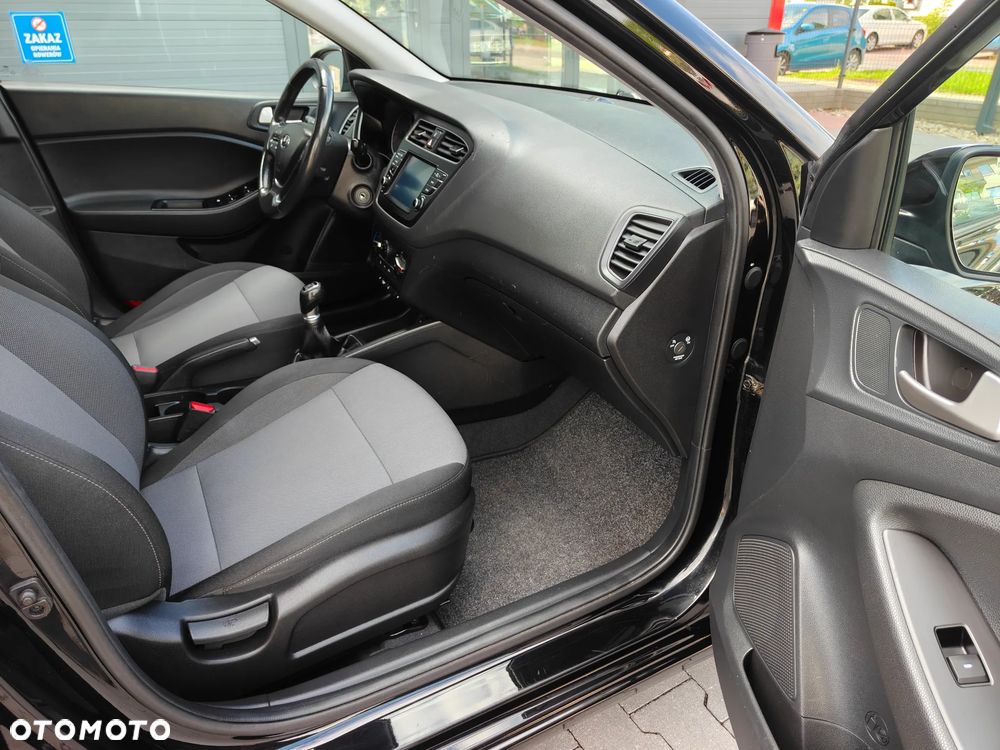 Hyundai i20 - 20