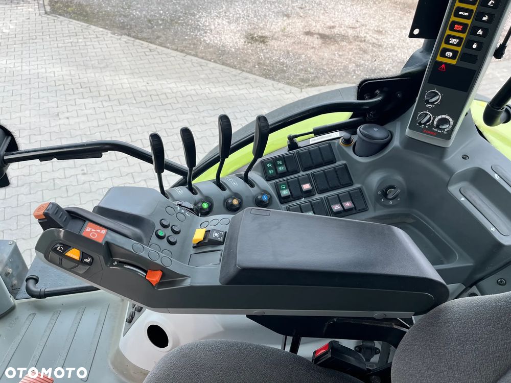 Claas Arion 640 - 14