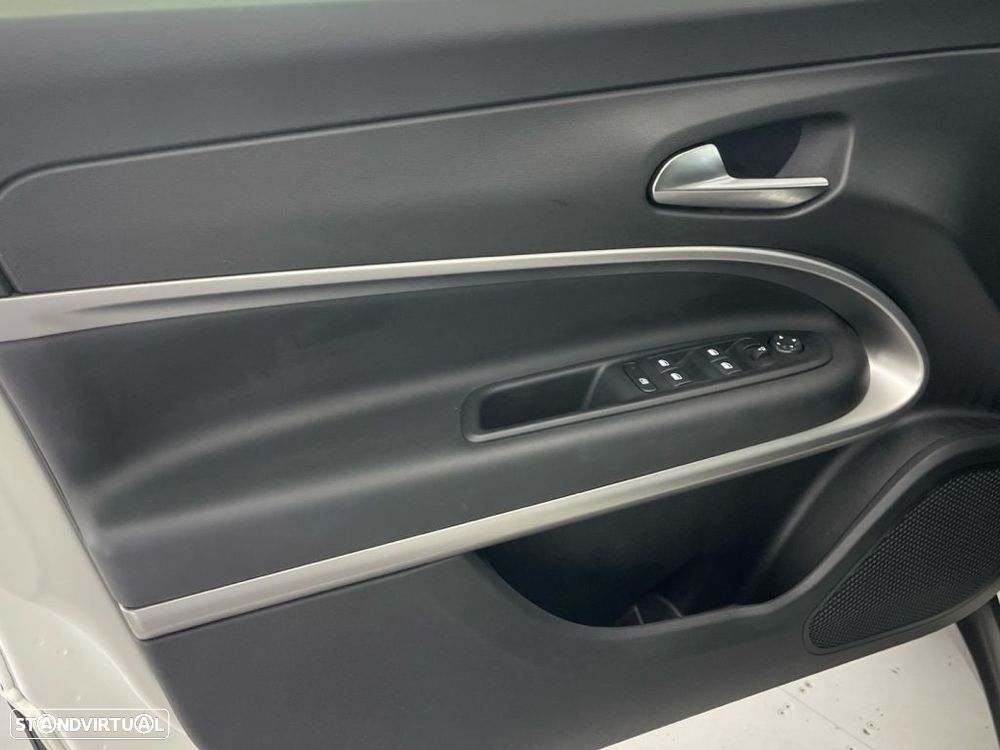 Jeep Avenger 1.2 GSE T3 Altitude - 17