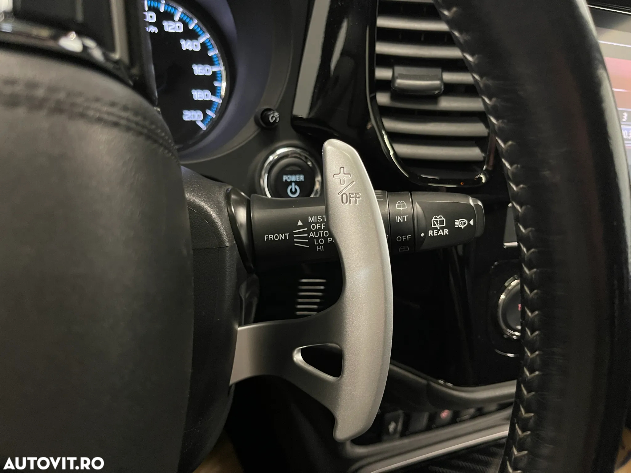 Mitsubishi Outlander 2.4 4WD Plug-In Hybrid Top - 27
