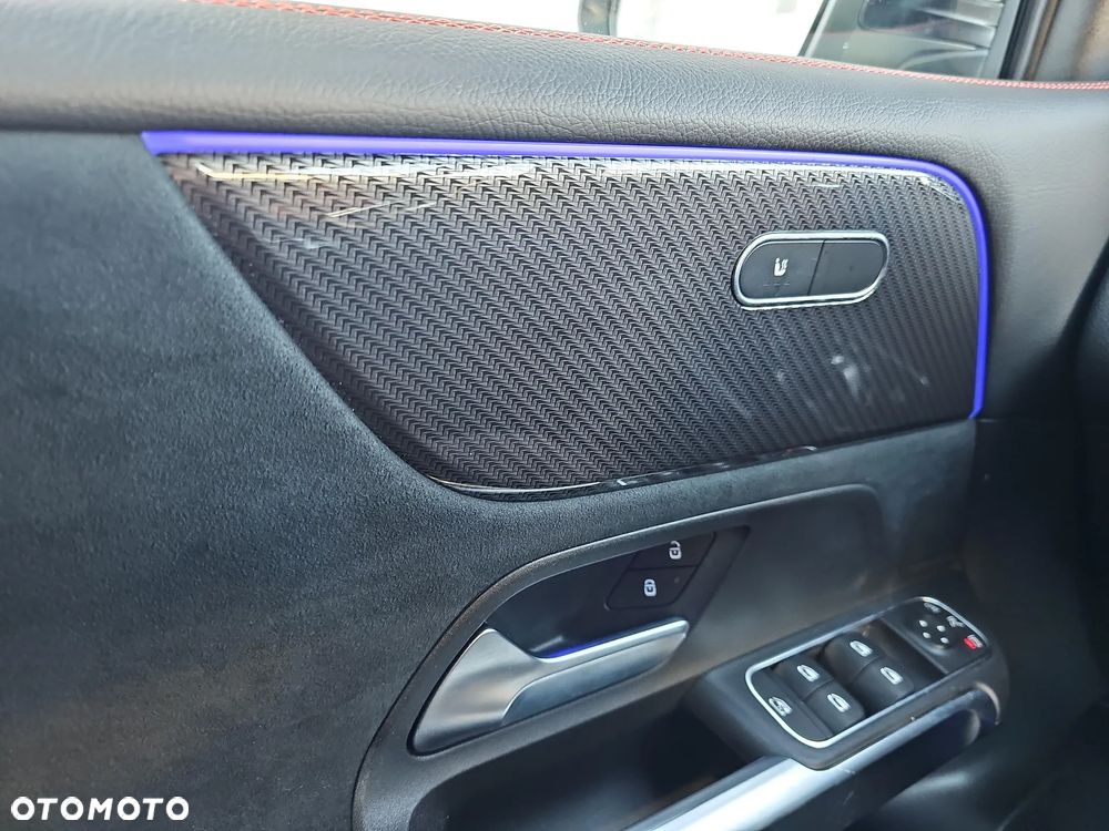 Mercedes-Benz GLB 200 d 4-Matic AMG Line 8G-DCT - 14