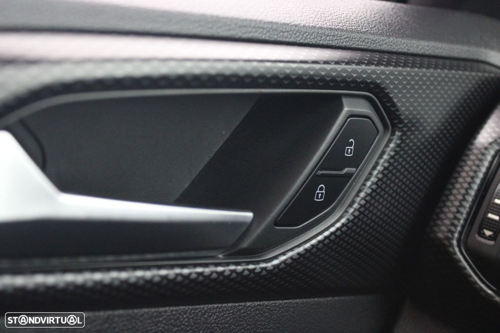 VW T-Cross 1.0 TSI Life - 25