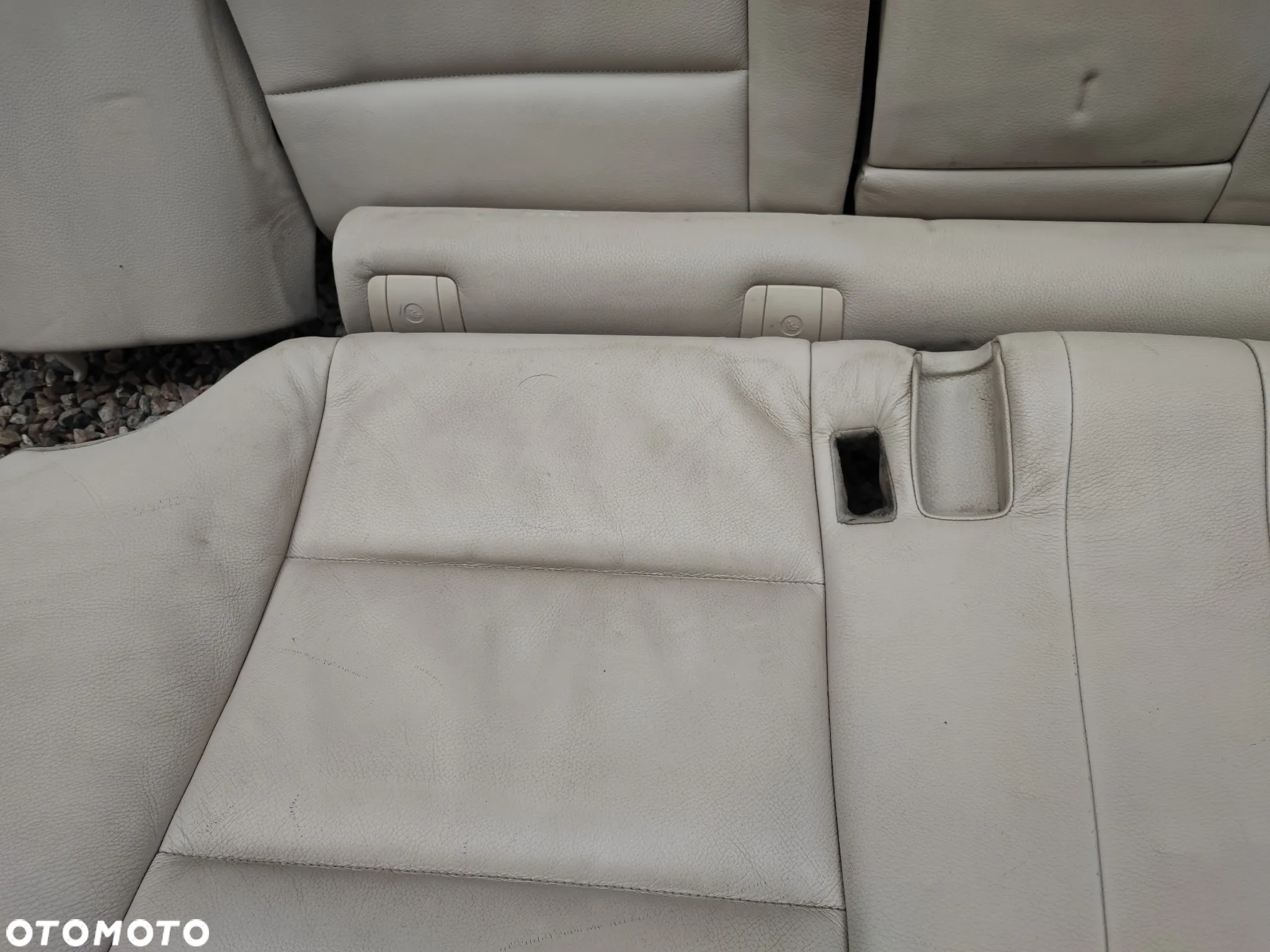 BMW F11 / F11N ORYGINALNA KANAPA TYŁ W KOLORZE DAKOTA OYSTER / BEŻOWA + PODŁOKIETNIK O NR. 7 254 260 OEM W DOBRYM STANIE - 22