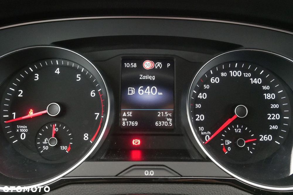 Volkswagen Passat Variant 2.0 TSI Business DSG - 9