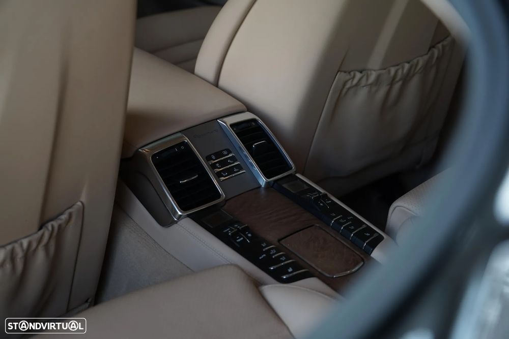 Porsche Panamera Turbo PDK - 14