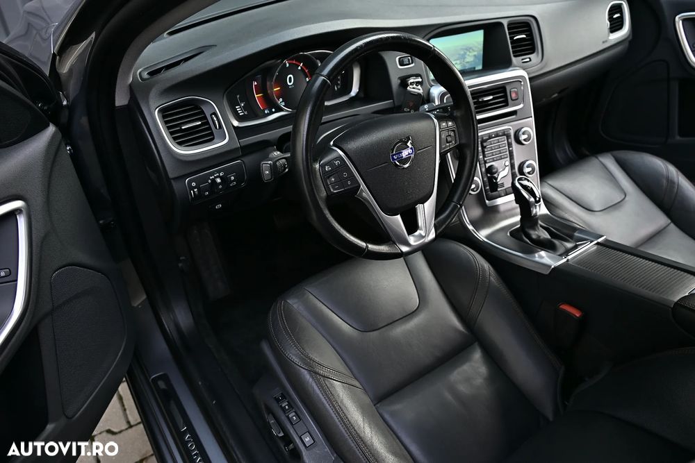 Volvo S60 Cross Country D4 Geartronic Summum - 14