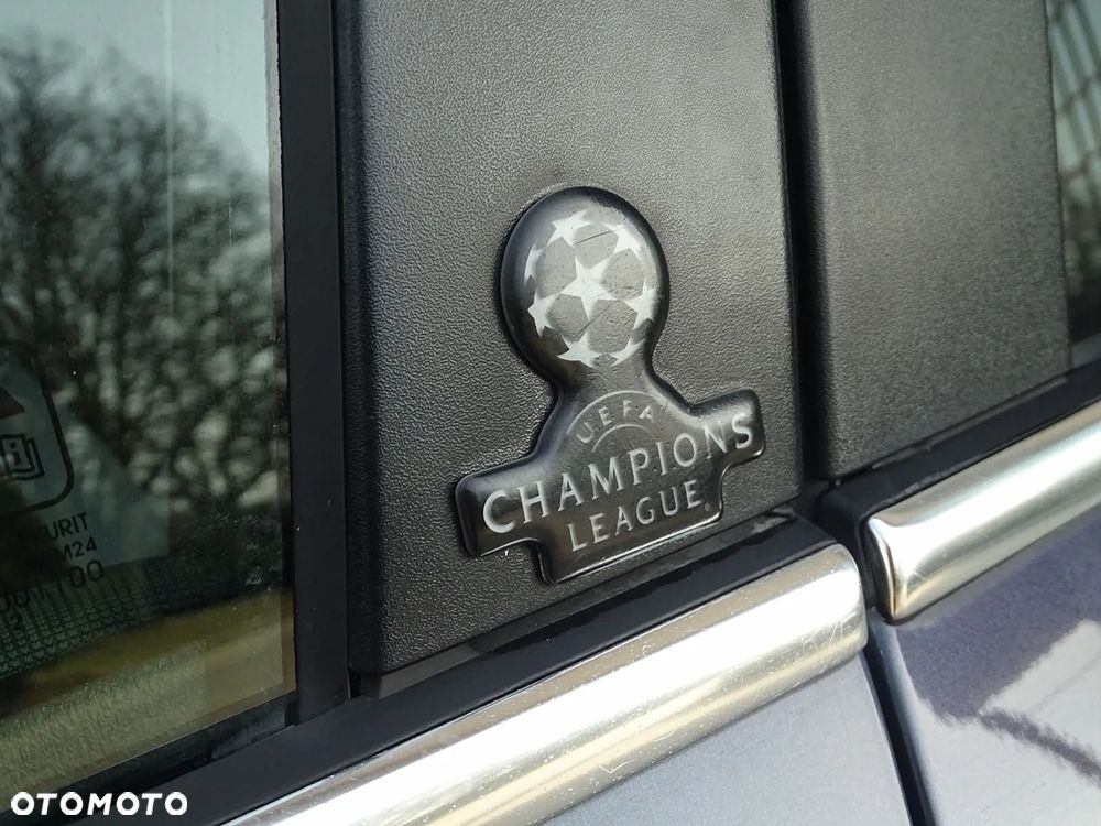 Ford Kuga 2.0 TDCi 2x4 Champions Edition - 20