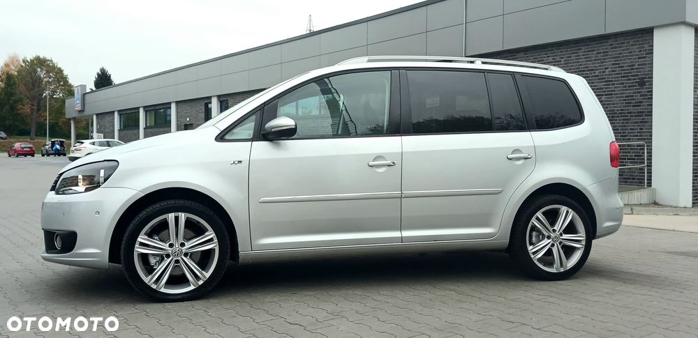 Volkswagen Touran 2011 photo 3