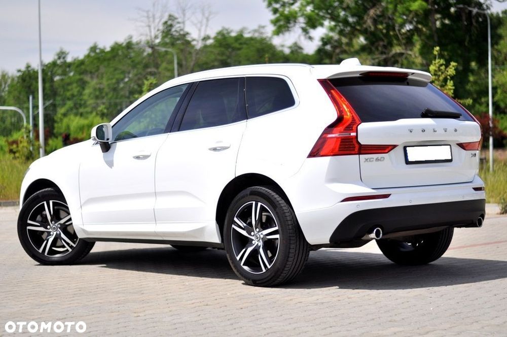 Volvo XC 60 D4 AWD Geartronic Momentum - 2