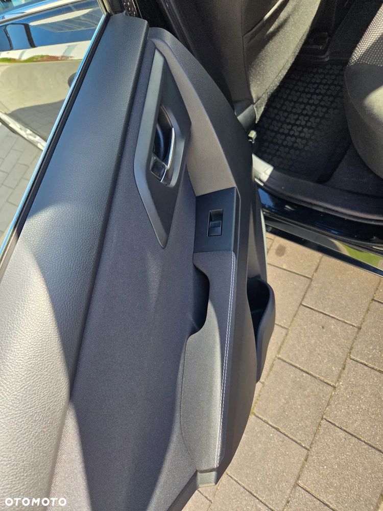 Toyota Auris 1.6 Premium Comfort - 2