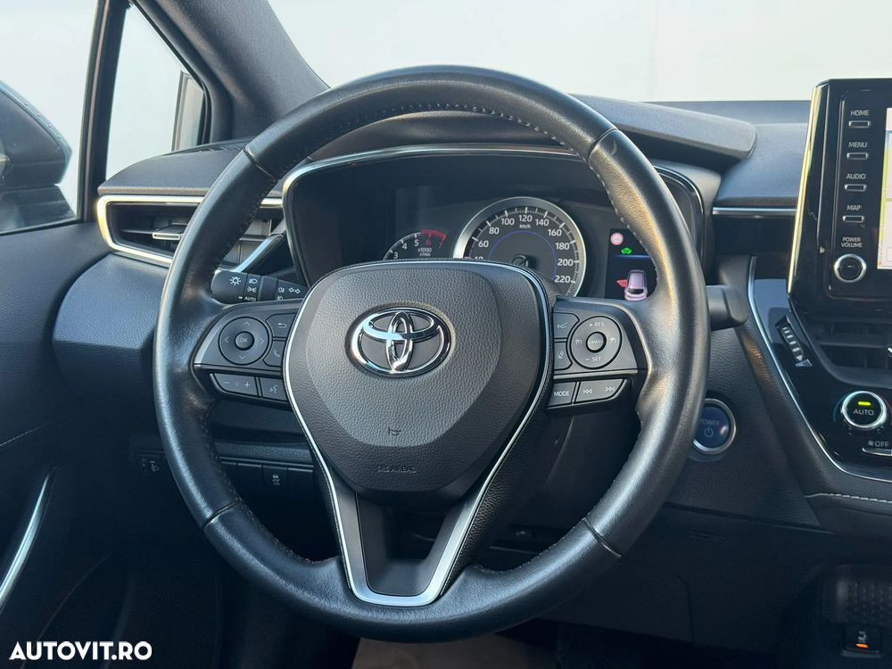 Toyota Corolla 1.8 Hybrid - 13