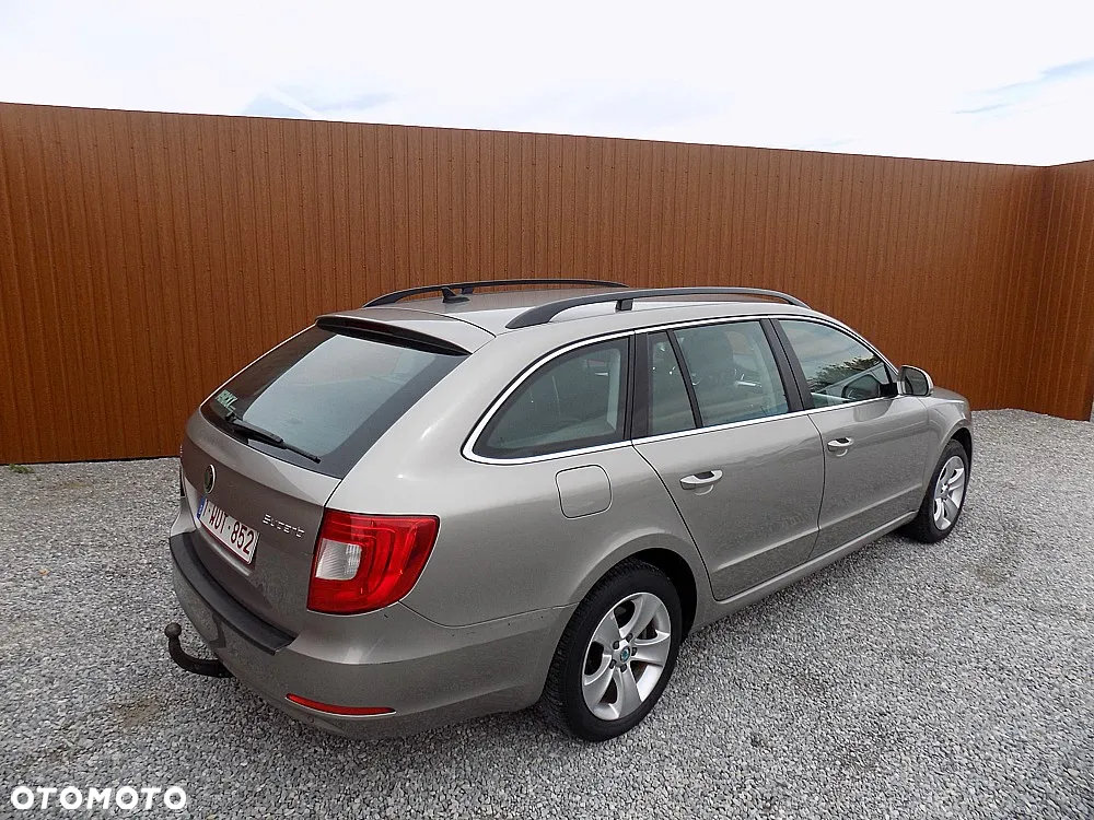 Skoda Superb 2.0 TDI 4x4 Elegance - 3
