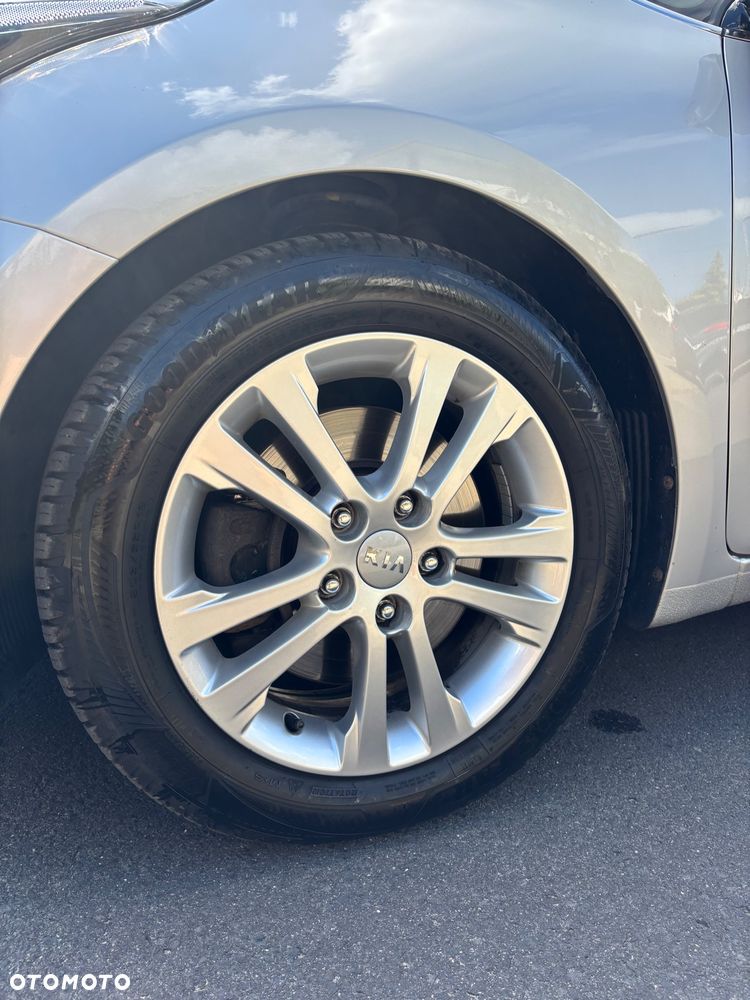 Kia Ceed 1.6 CRDi 128 ISG SW Spirit - 23