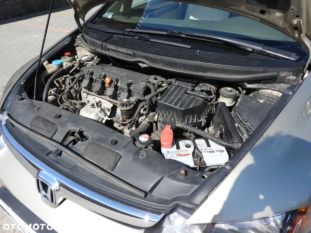 Honda Civic 1.8 Executive - 21