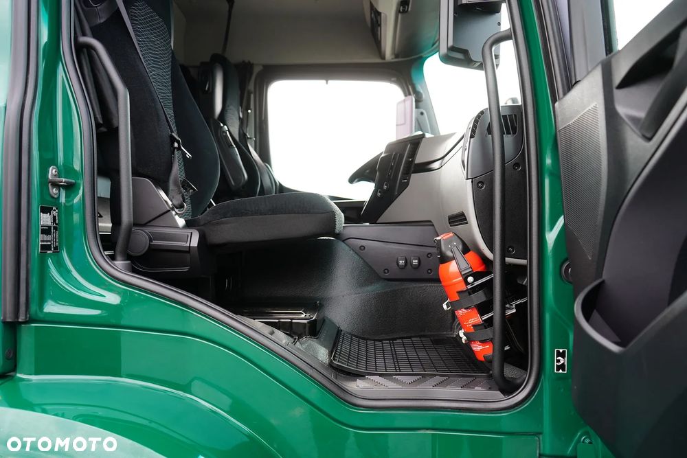 Mercedes-Benz ACTROS / 1833 / E 6 / MP 5 / KONTENER + WINDA / 21 PALET / DŁ. 8,6 M / ŁAD. 7 816 KG - 40