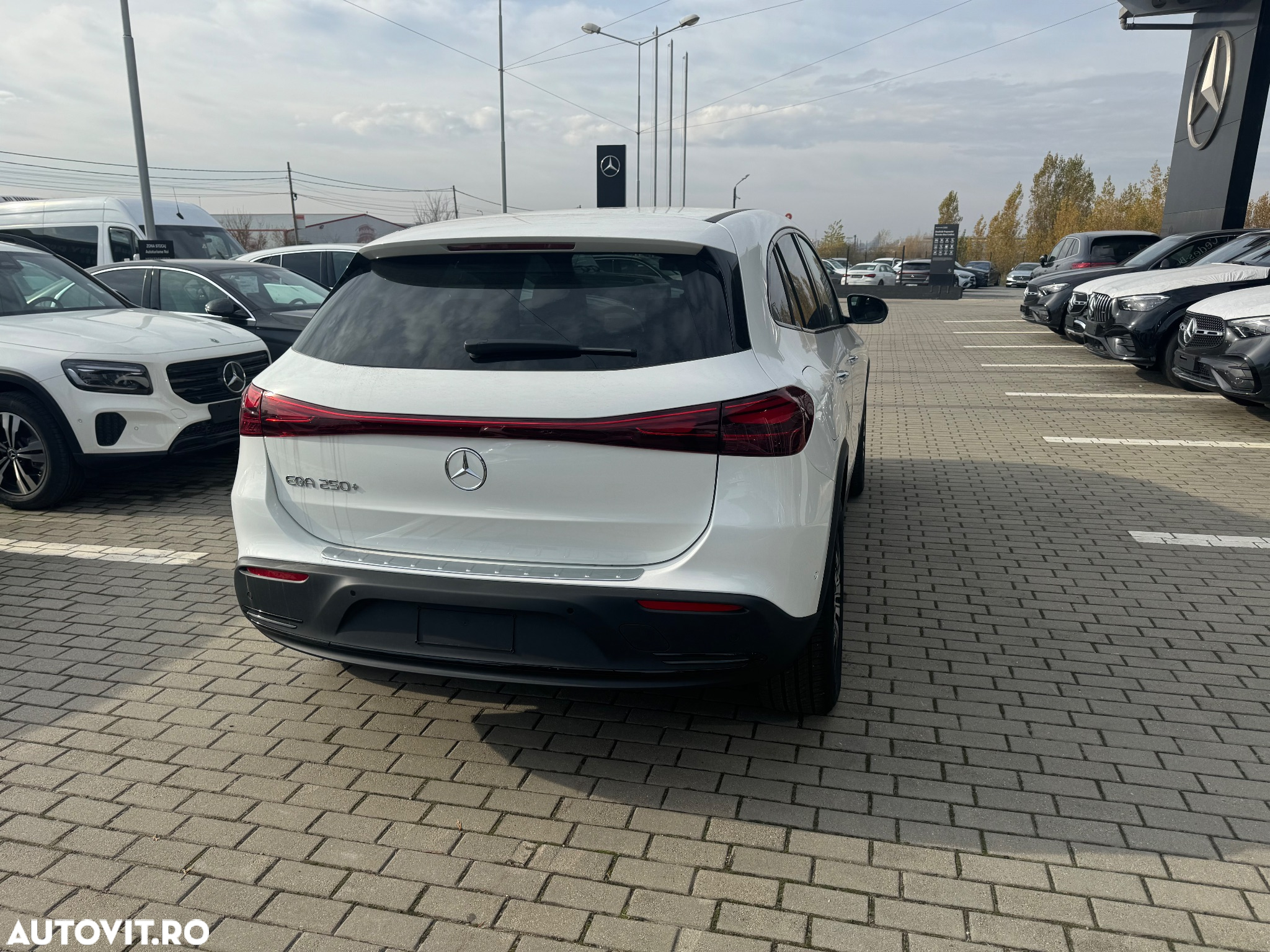 Mercedes-Benz EQA 250+ - 13