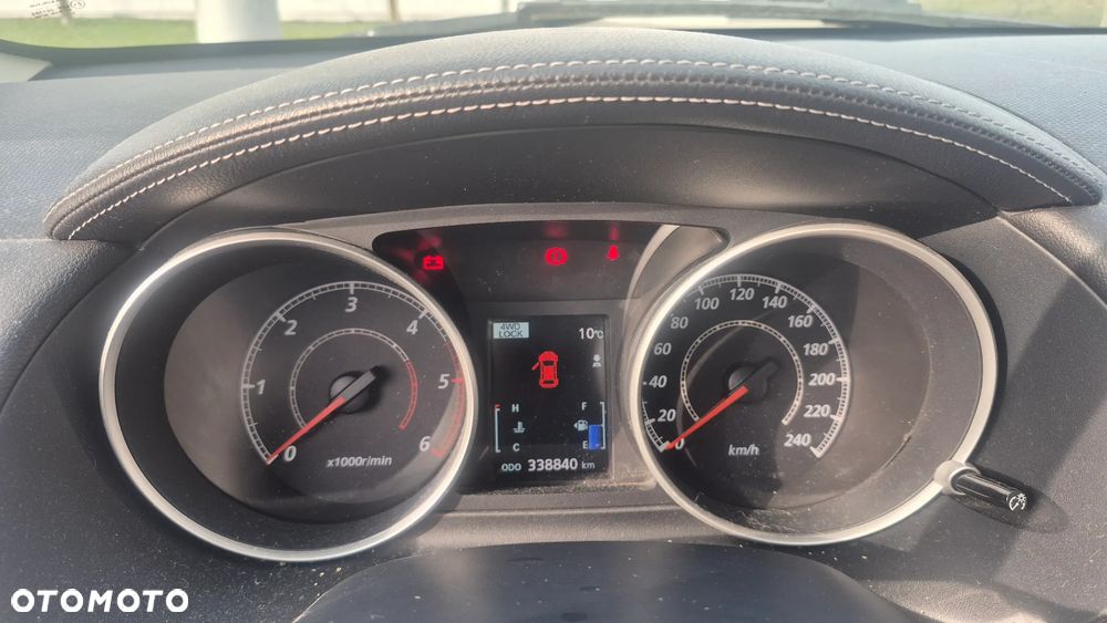 Mitsubishi Outlander 2.0 DID Instyle NAVI - 3