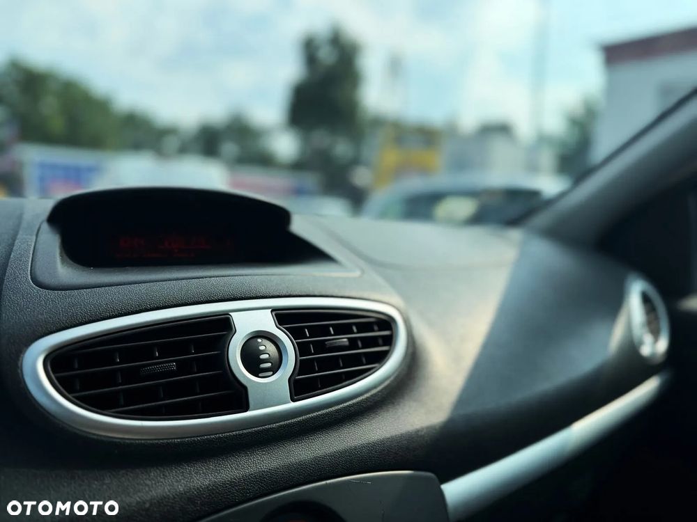 Renault Clio - 15