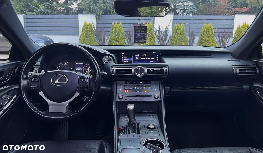 Lexus RC 200t / 300 Prestige - 15