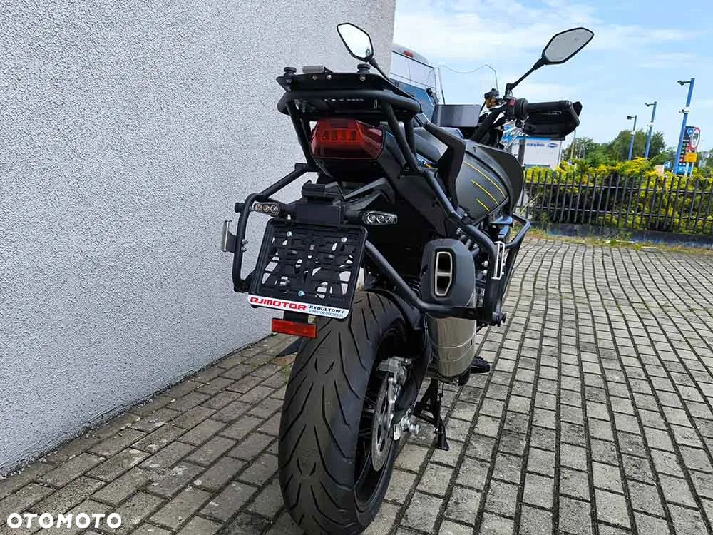 QJMOTOR 900 S - 9