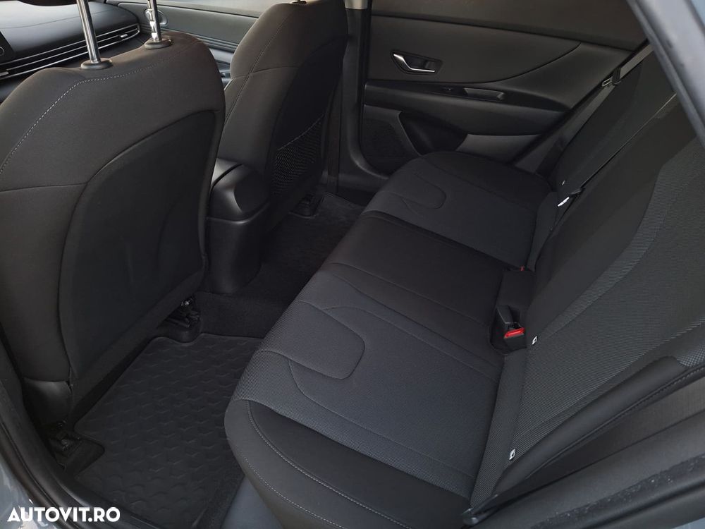 Hyundai Elantra - 15