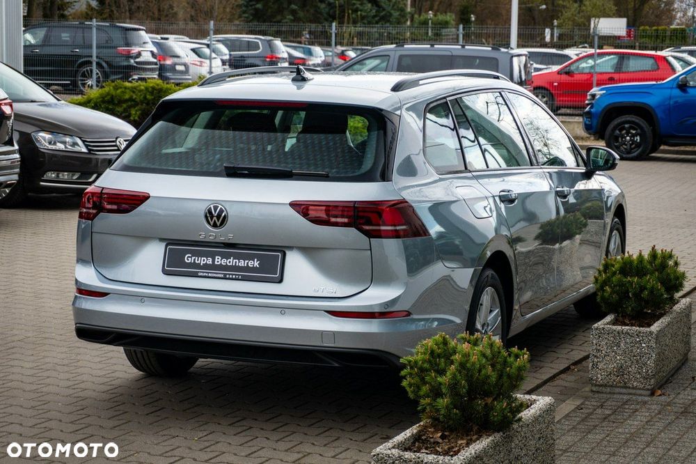 Volkswagen Golf - 10